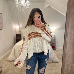 EASEL SWEATER